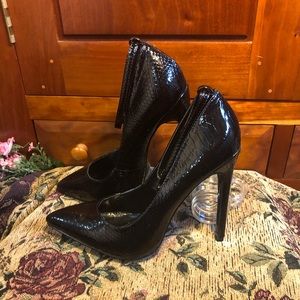 Rock Rose Faux Alligator Heels
